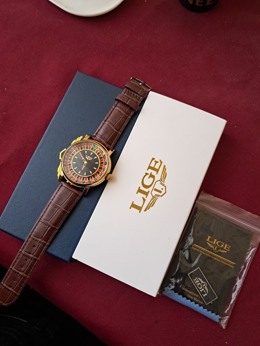 Годинник з циферблатом рулетки з кулькою