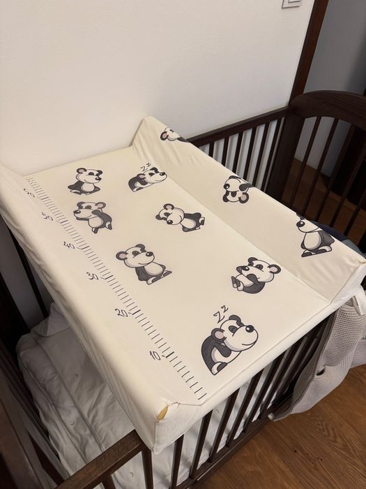 Przewijak na łóżeczko