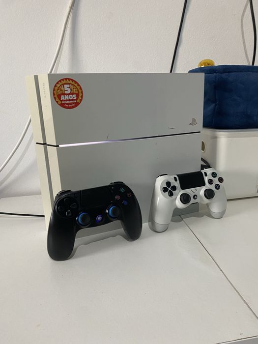 Playstation 4 Fat 500GB Branca