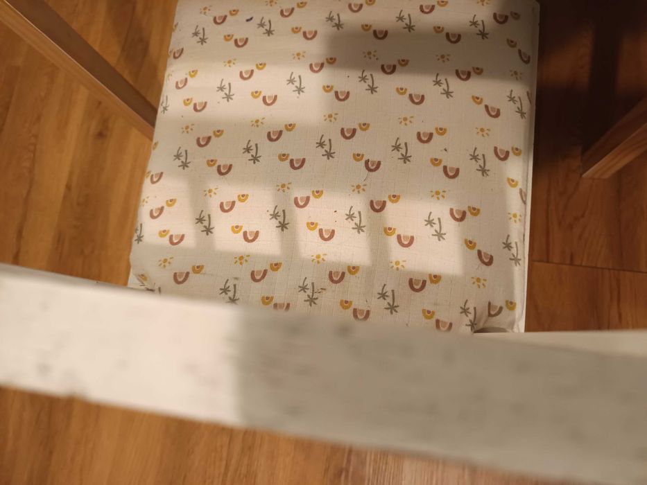 Mesa e cadeiras de criança