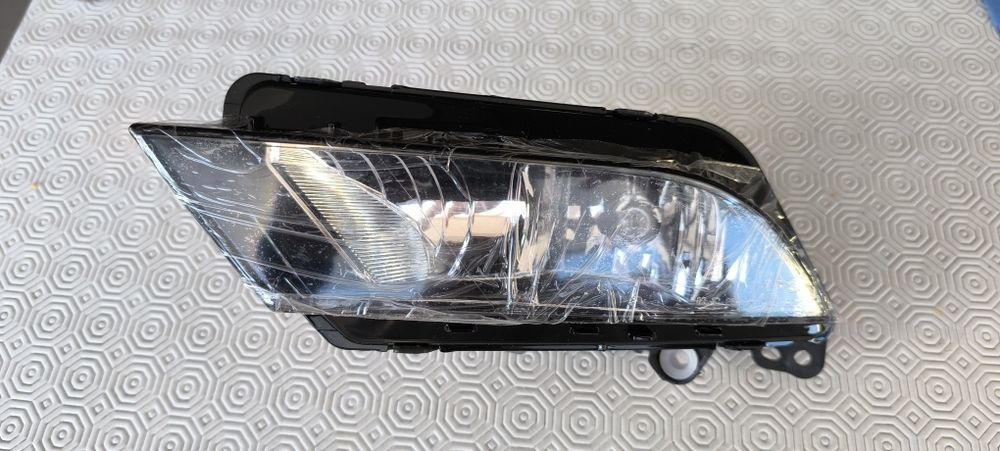Farol de nevoeiro esquerdo Seat Ibiza - Leon

Seat Ibiza Modelo de 05/