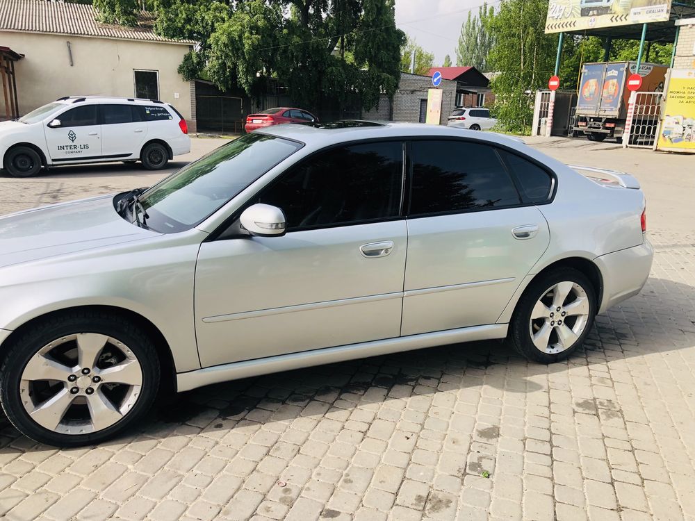 Subaru legacy 2.0. Автомат, кожа, повний привід