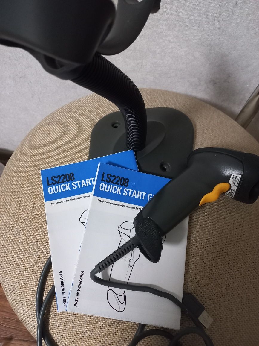 Сканер штрих-коду Symbol/Zebra LS2208 USB (LS2208-SR20007R-UR) лазерна