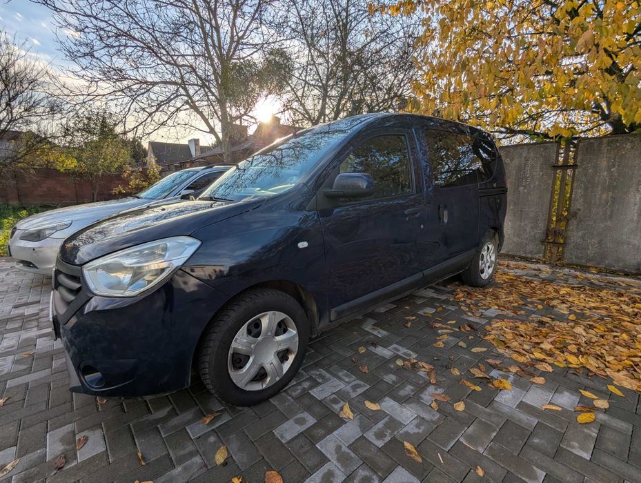 Автомобіль Dacia Dokker 2014 рік