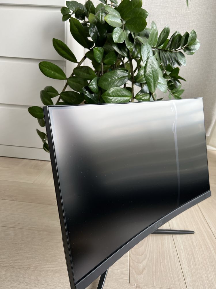 Monitor MSI C24C4 Curved
