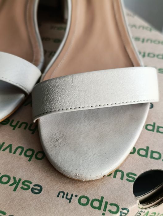 Sandałki na obcasie Kazar 39 nude/beż/kremowy skóra