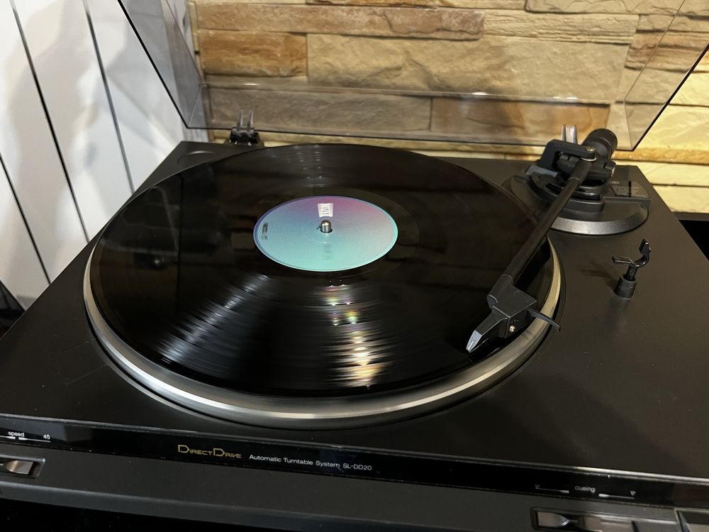 Gramofon Technics SL-DD20
