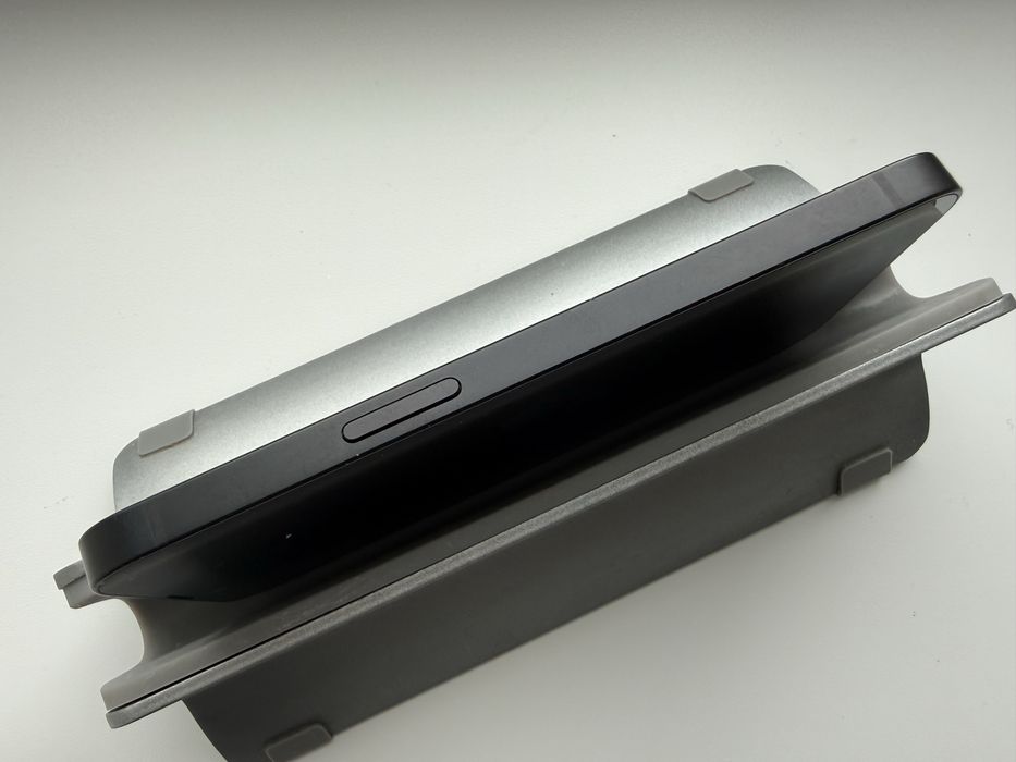 Apple iPhone 16e 128gb Black Neverlock 100%