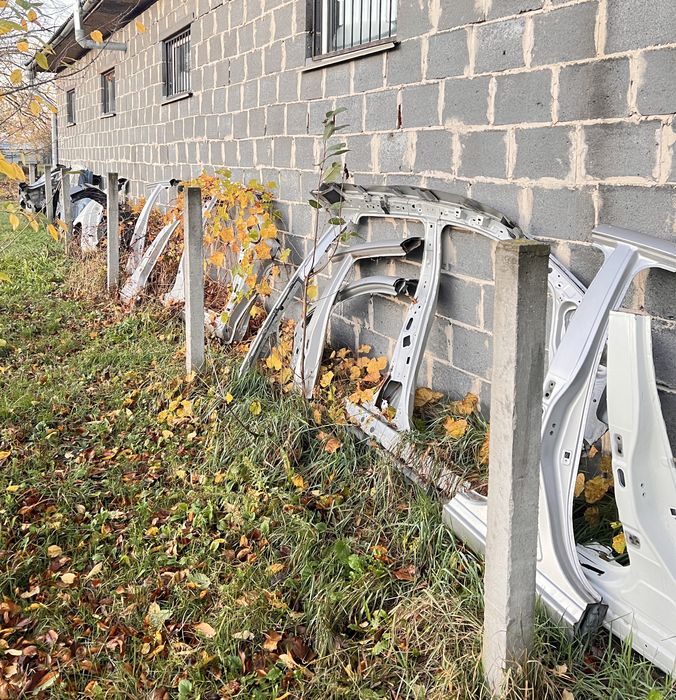 Разборка запчастини Nissan Leaf кузов чверть ланжерон порог стійка дах