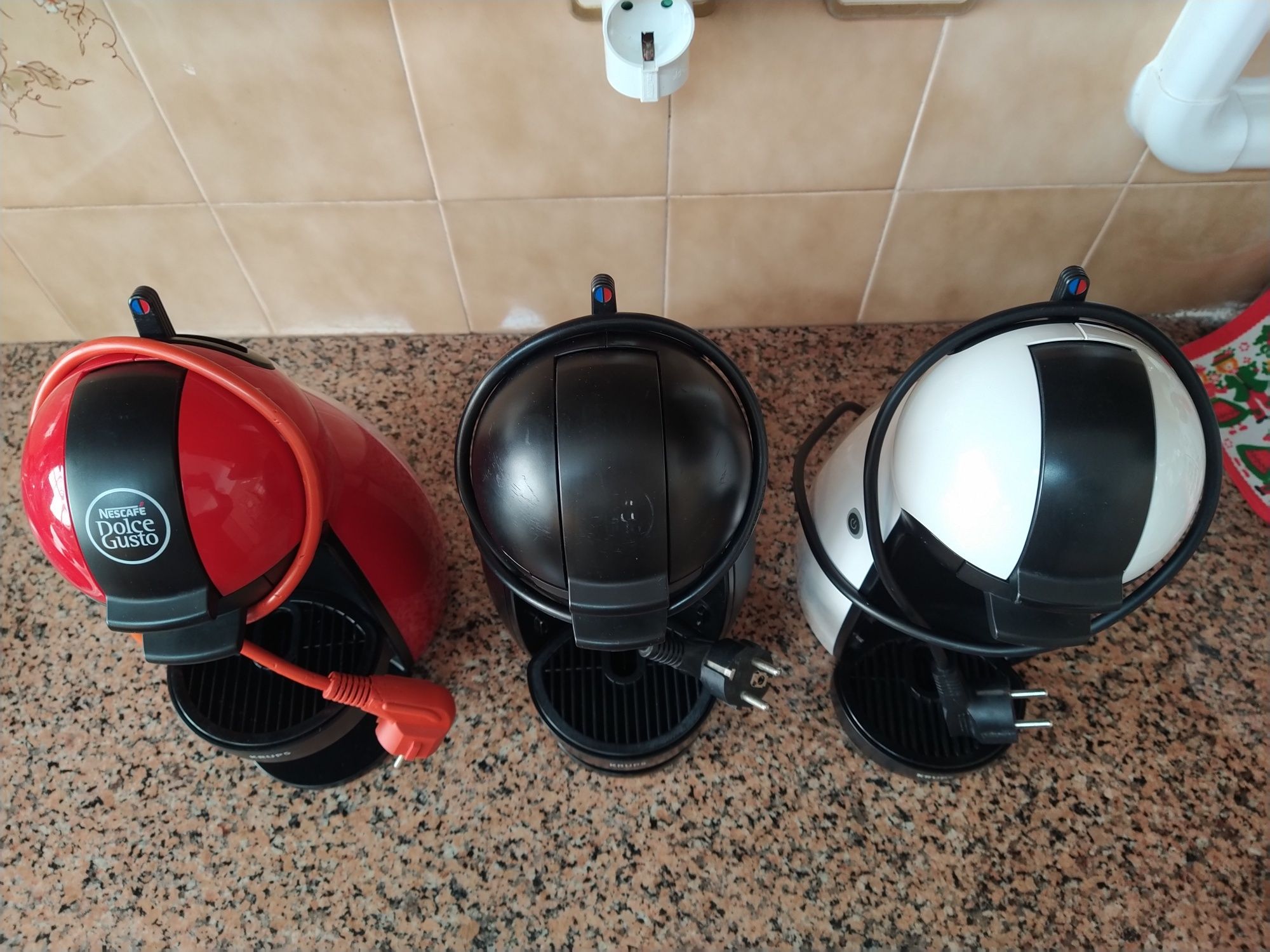 Máquina de café Dolce Gusto Krups casa quarto apartamento vivenda.