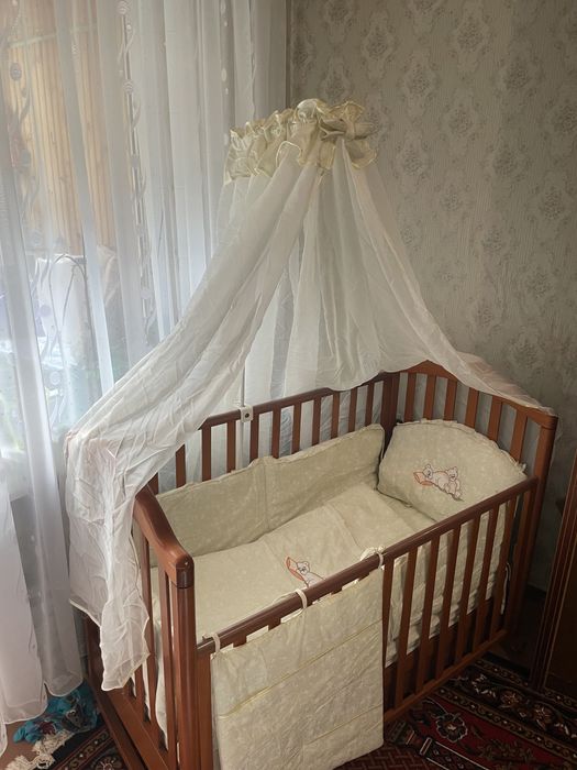 Постільна білизна, балдахін, тримач в ліжечко