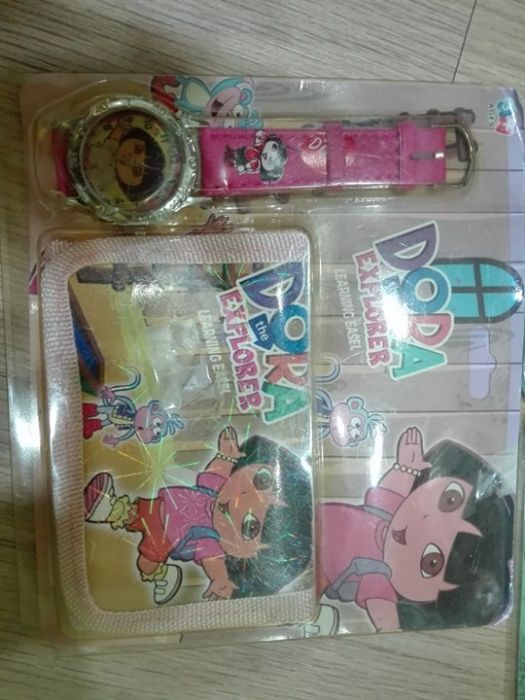 Relógio Criança com carteira (novo, mas com pilha gasta)