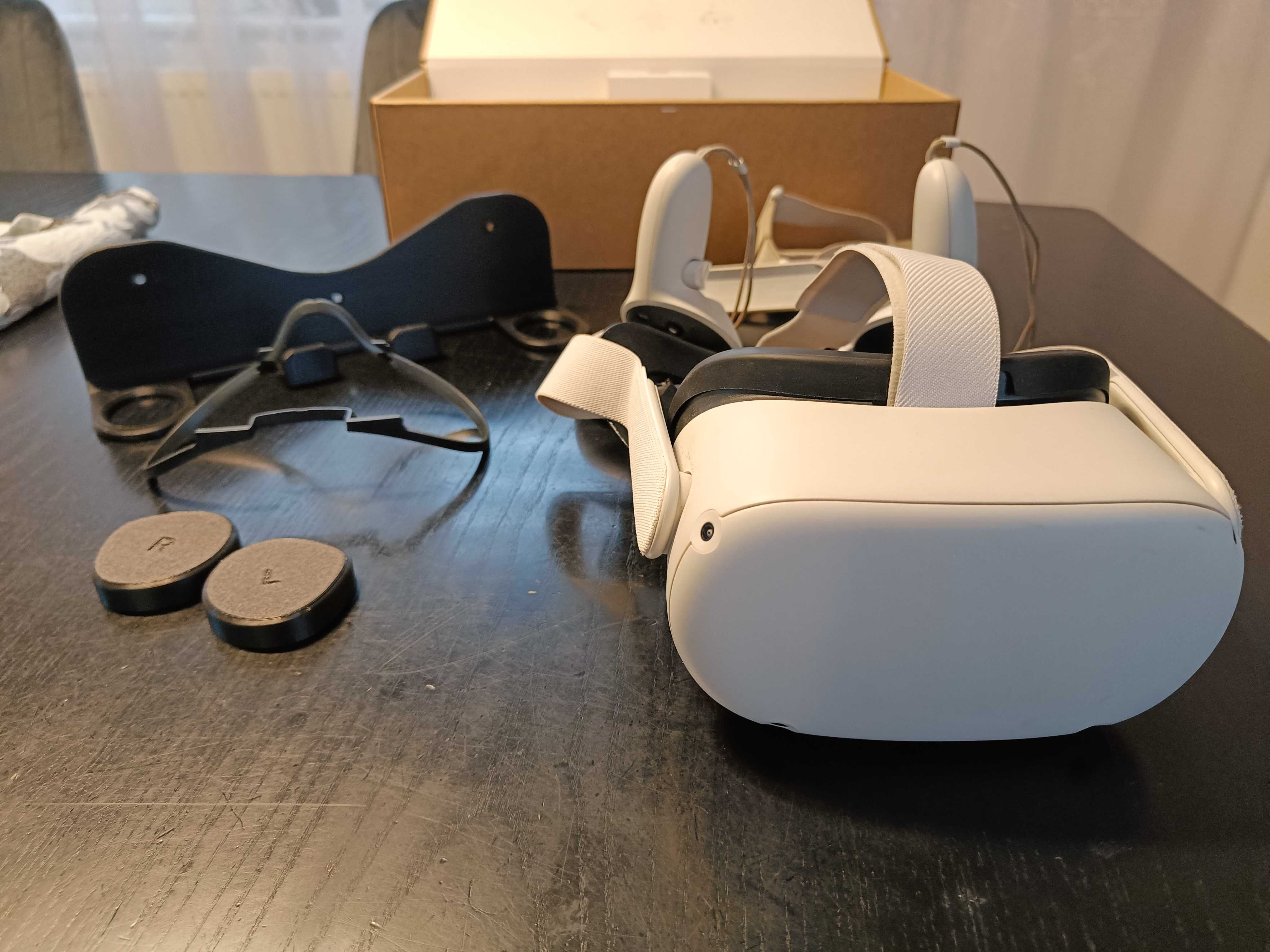 OCULUS QUEST 2 BOGATY ZESTAW wieszak, strap, osłonki na soczewki,pudło