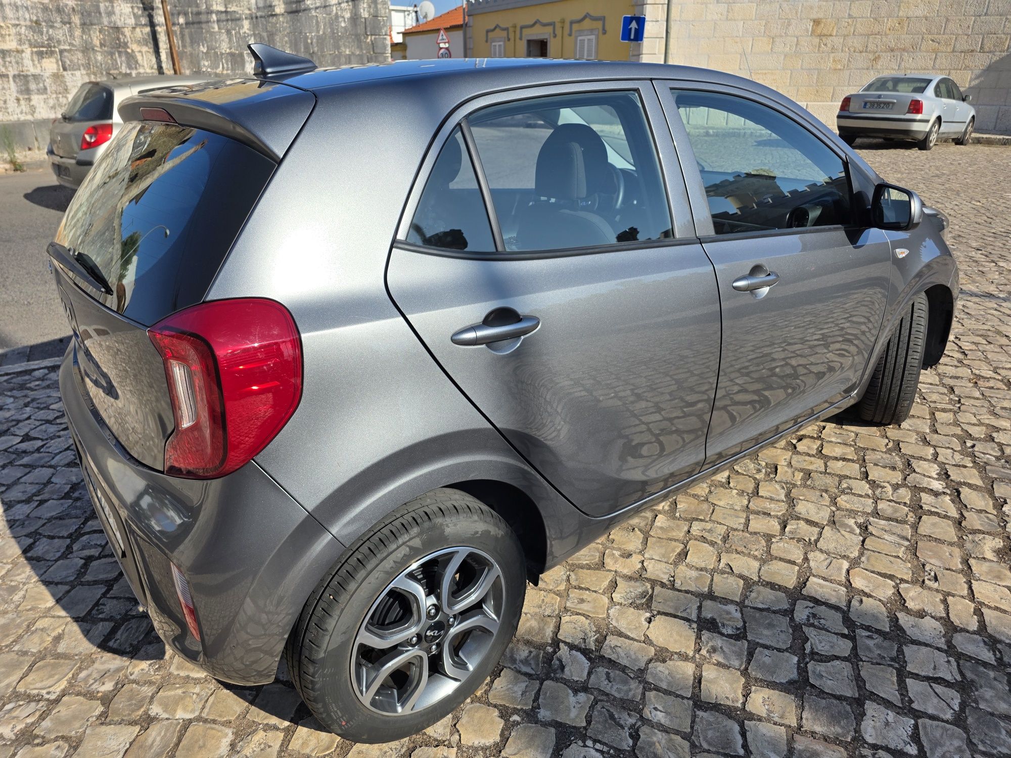 Kia picanto 1.o como novo