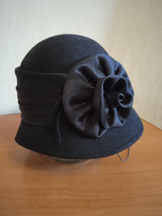 Шляпка фетровая ,в отличном состоянии