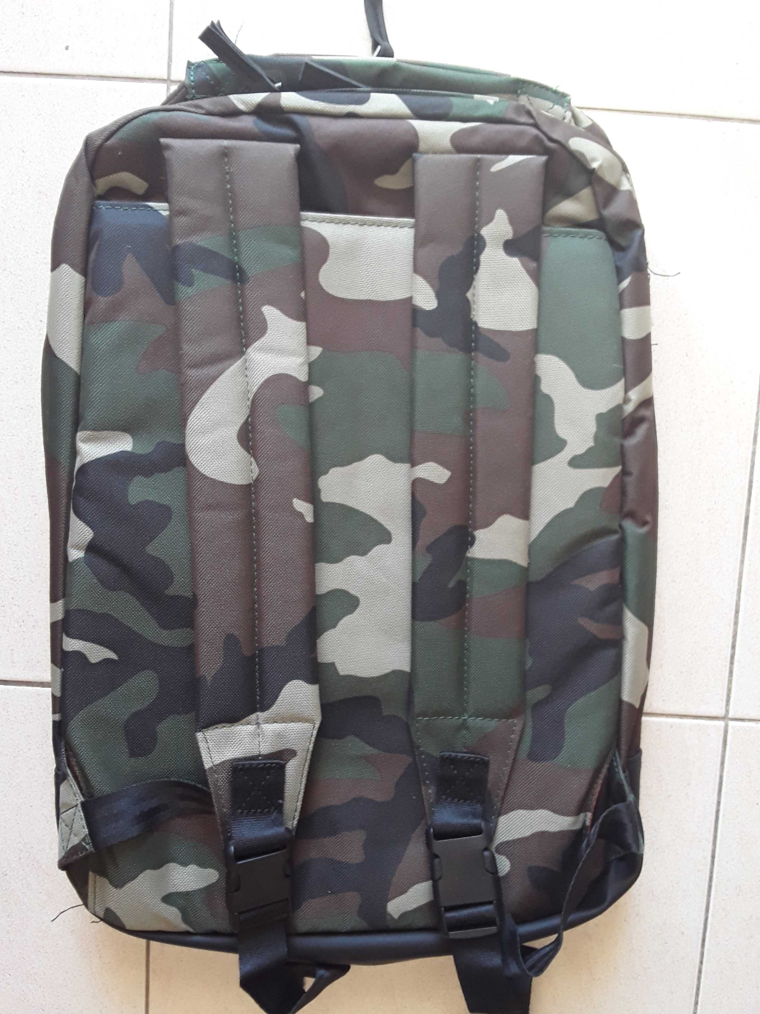 Mochila/mala Pull & Bear