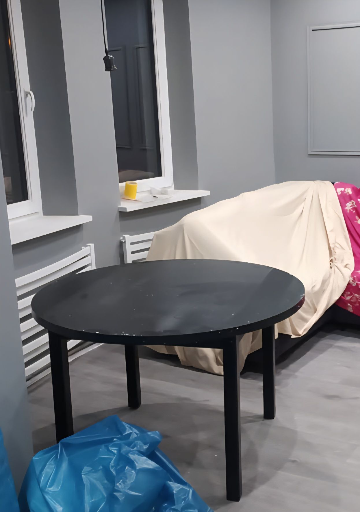 Czarny stół z MDF