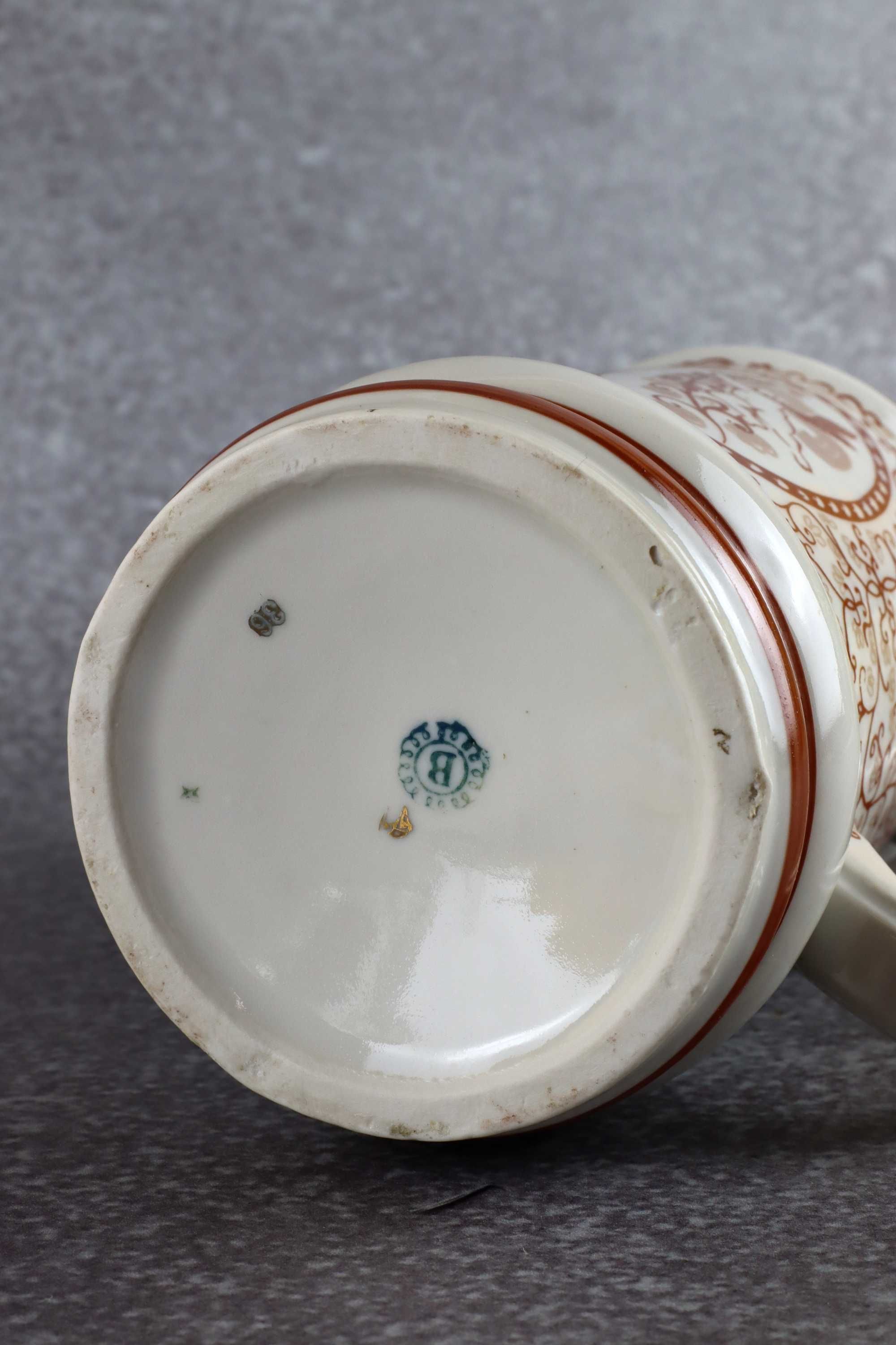 Porcelanowy kufel z amorkami porcelana Bogucice vintage prl