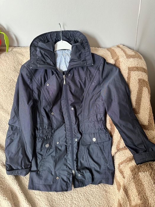 Granatowa wiosenna kurtka. Na pomoc kotom bezdomnym.