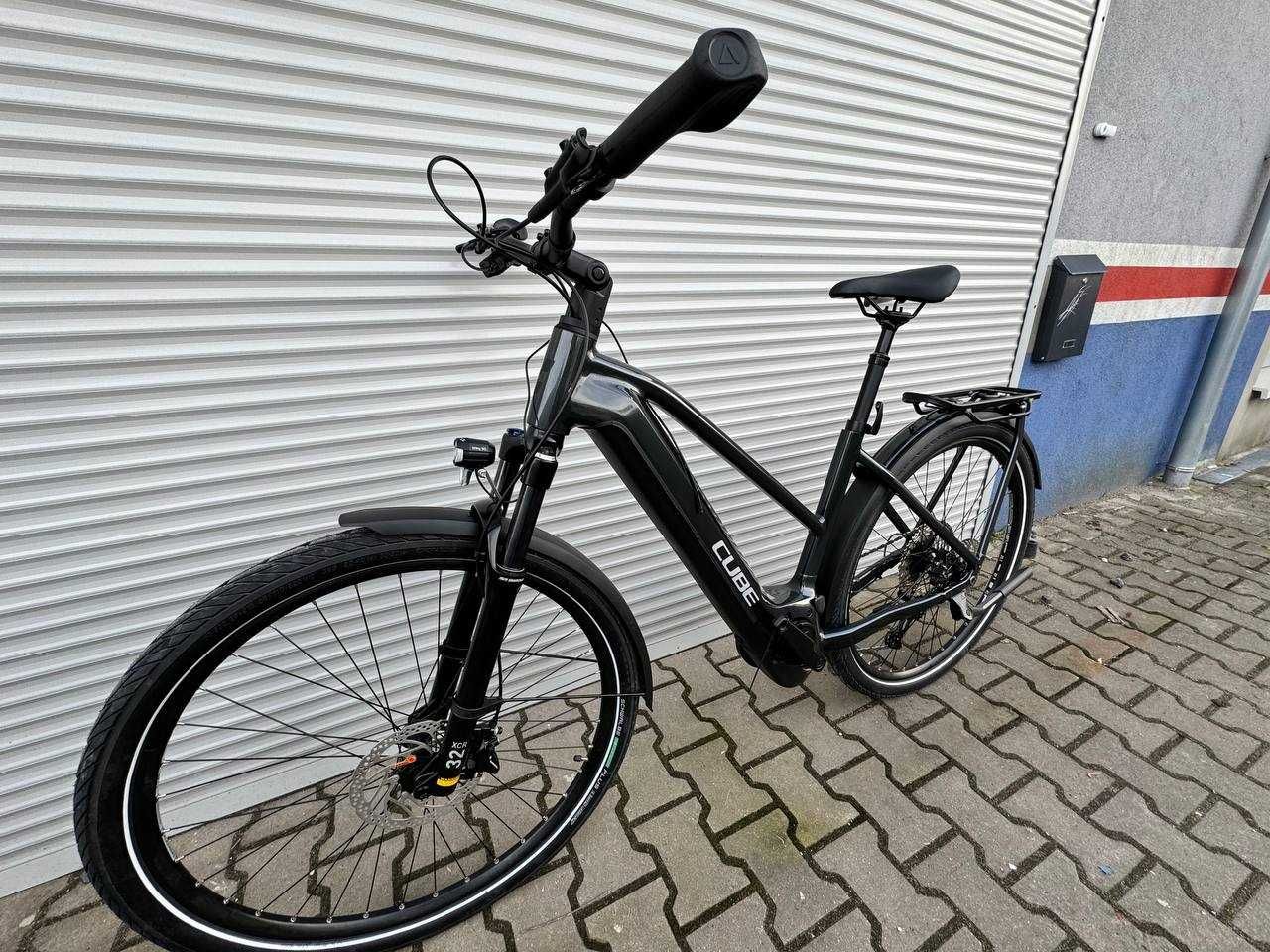 Nowy Cube Kathmandu Hybrid Exc 750 Trapeze Black
