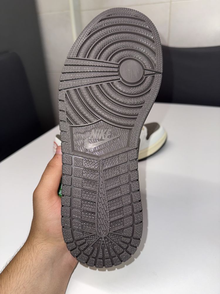 Air jordan 1 low Travis scott