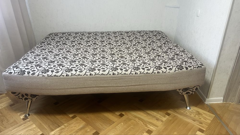 Продам диван в хорошому стані