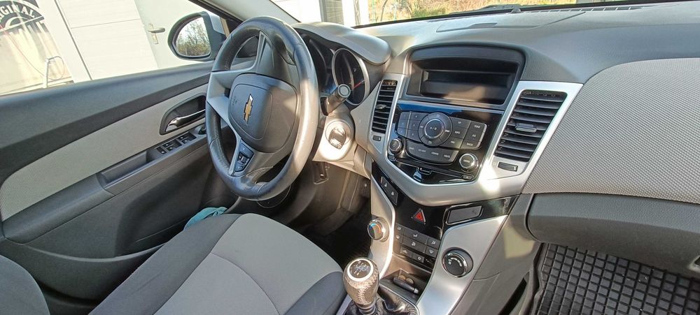 Chevrolet Cruze 1.8 benzyna + LPG - 2010 r, 215 tys