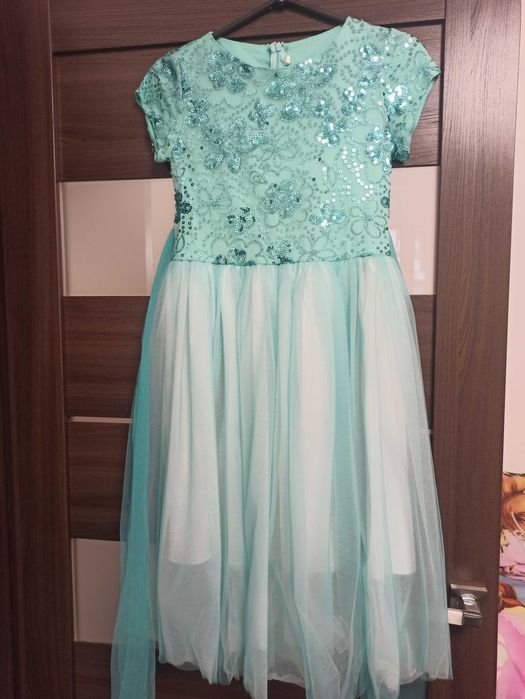 Дитяча святкова сукня. Ріст 146.