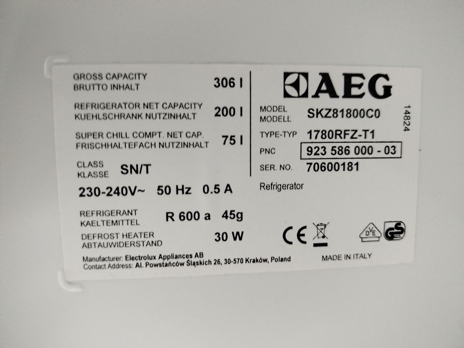 Холодильник під вмонтування фірми AEG, модель SKZ81800C0