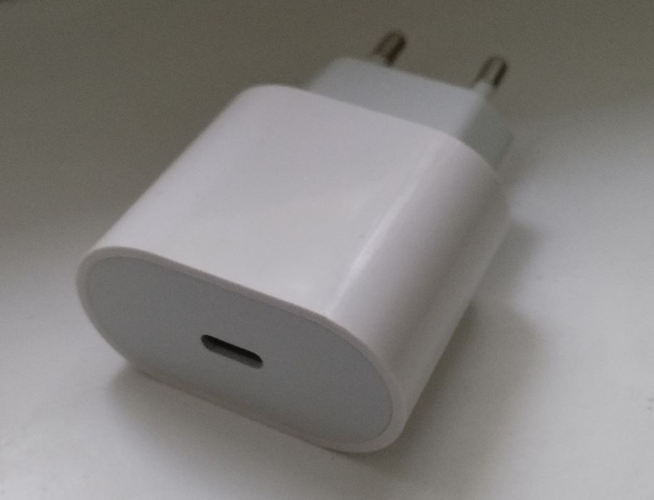 Зарядний пристрій A1692 (адаптер) роз'єм Type-C, 20 W