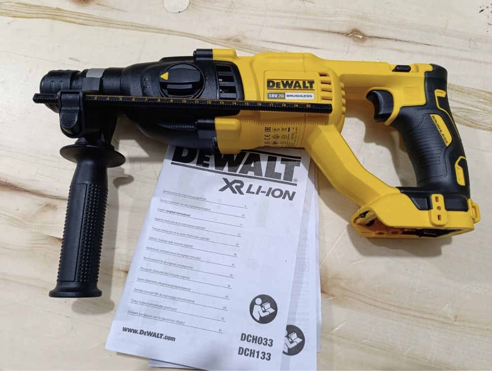 Перфоратор акумуляторний 3-х режимний SDS-Plus DeWALT DCH133N