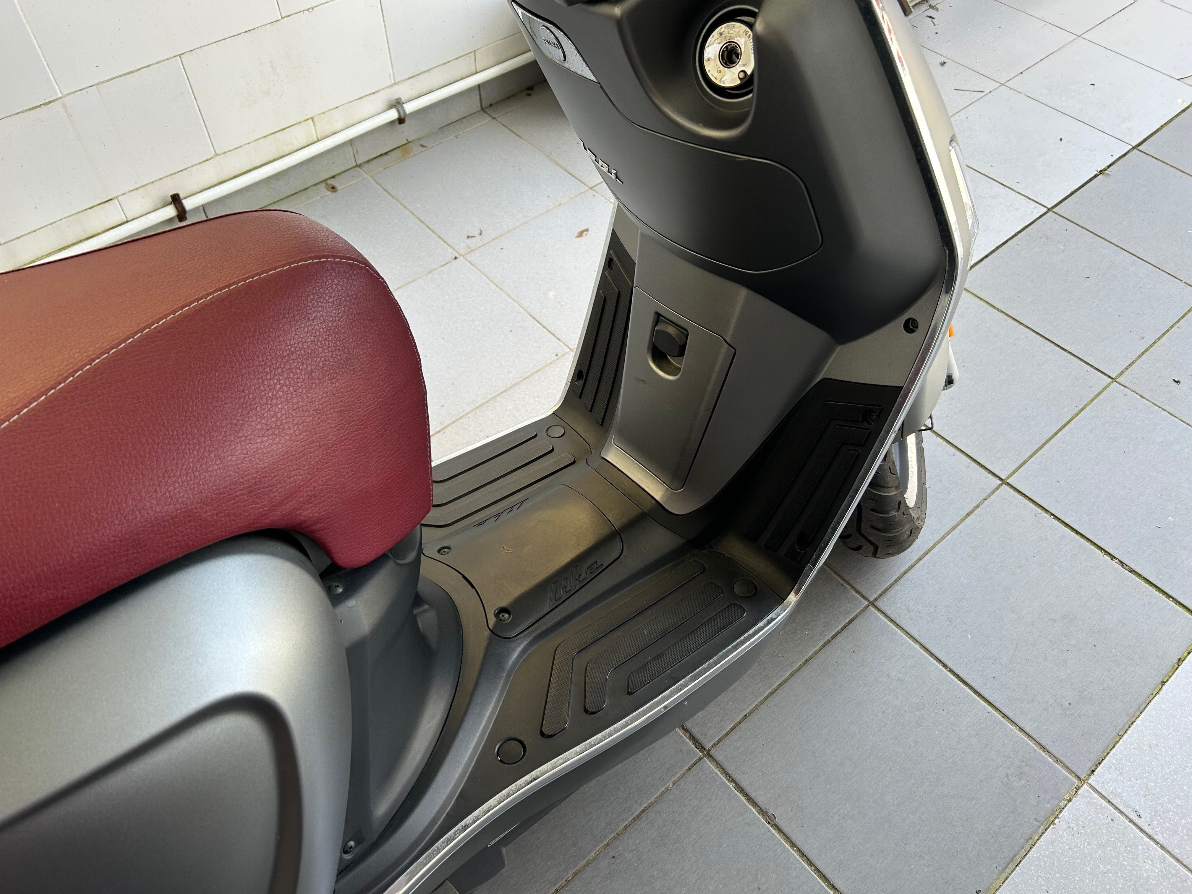 Kymco Like 125, muito económica e com poucos Kms.