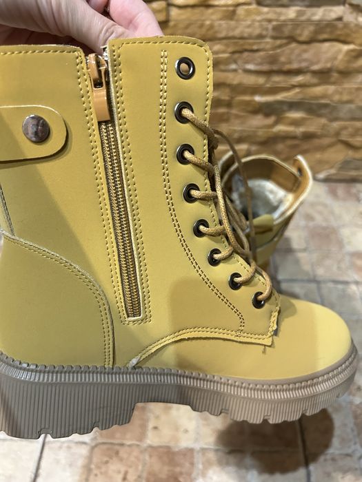 Зимові черевики. Розмір 36,39