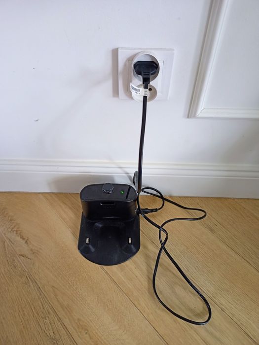 Stacja roomba z kablem