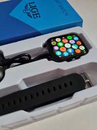 Czarny smartwatch, różne kolory