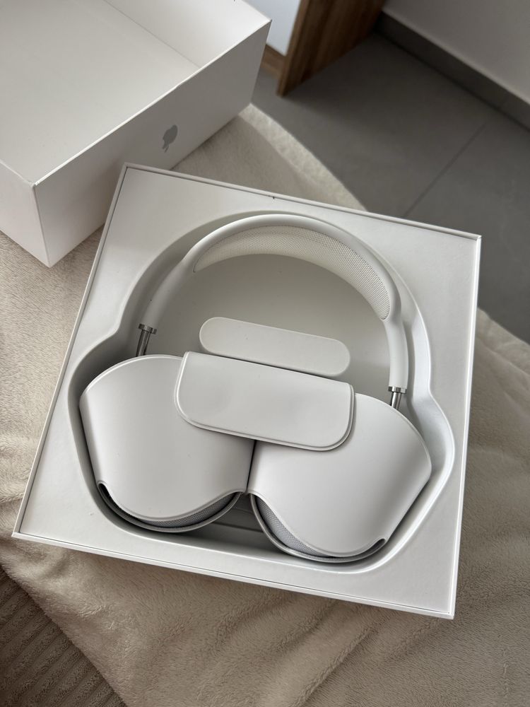 airpods max with smart case model a2096