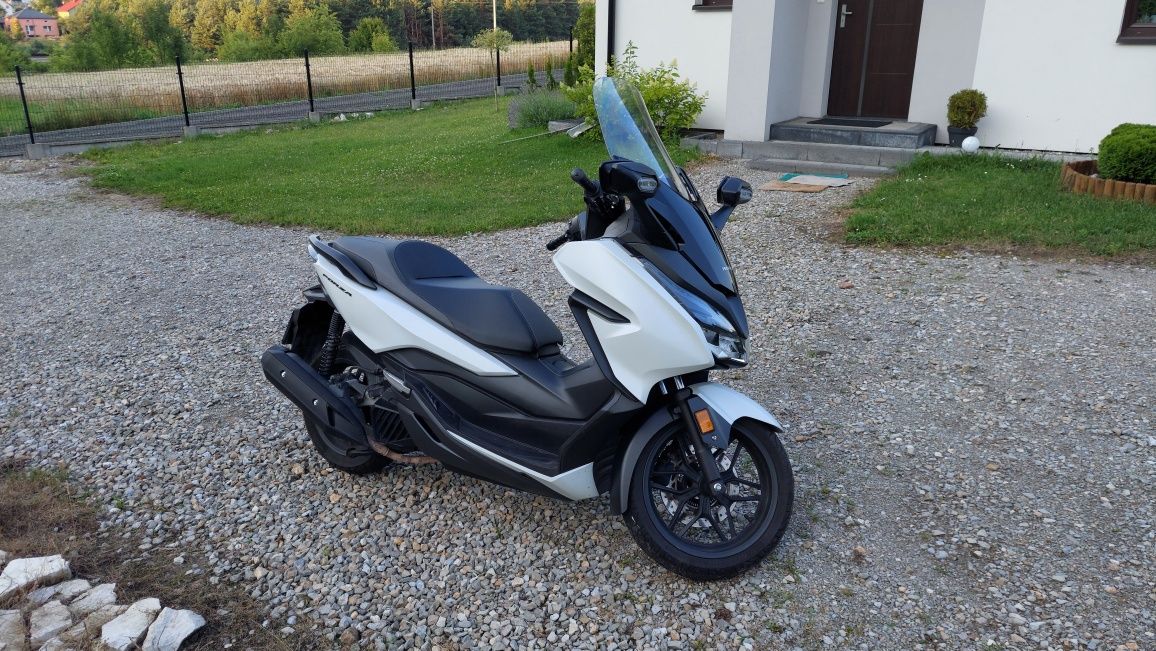 Honda Forza 125 Salon RP