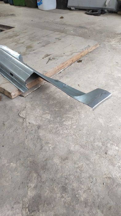 Лівий поріг Альфа Ромео 159