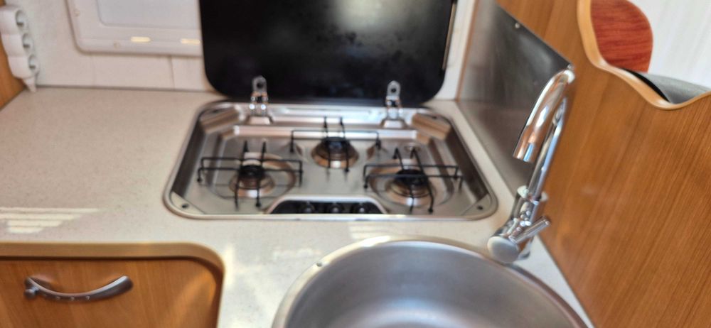 FORD TRANSIT 2.4 TDCI 140 CV - CHASSON 28 - 5 LUGARES - 6 DORMIDAS