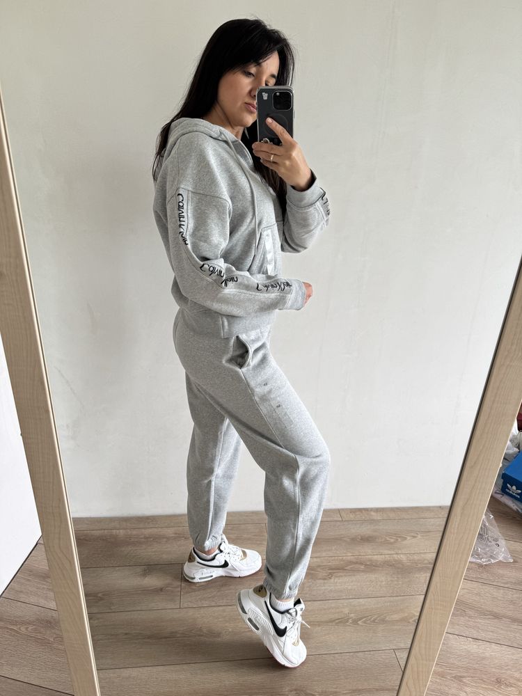 Костюм Calvin Klein розмір S, орієнтуйтесь по замірах, оригінал!