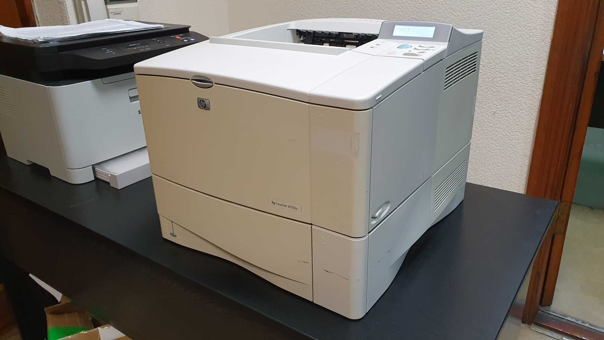 Сетевой лазерный принтер с 2 лотками для бумаги HP LaserJet 4100N