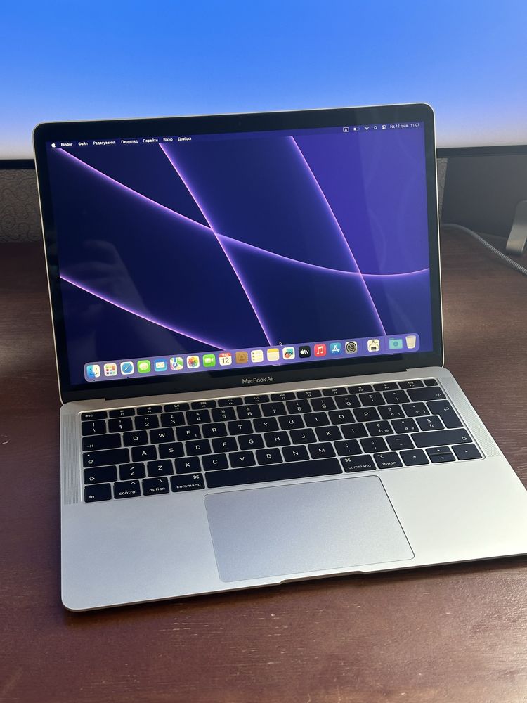 MacBook Air 13" 2019 i5 16gb RAM 256gb SSD Silver