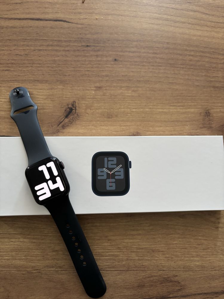 Apple Watch SE 2 + Cellular