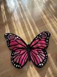 Ręcznie robiony dywanik inspirowany Barbie Mariposa w kształcie motyla