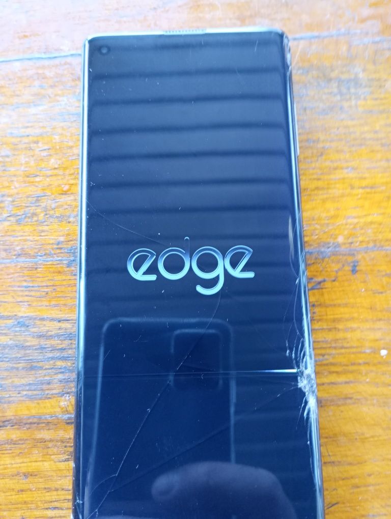 Motorola edge smartfon