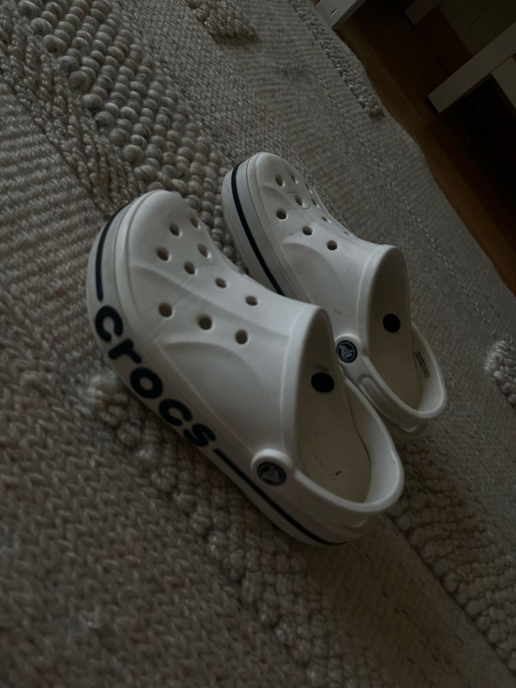 Klapki crocs biale