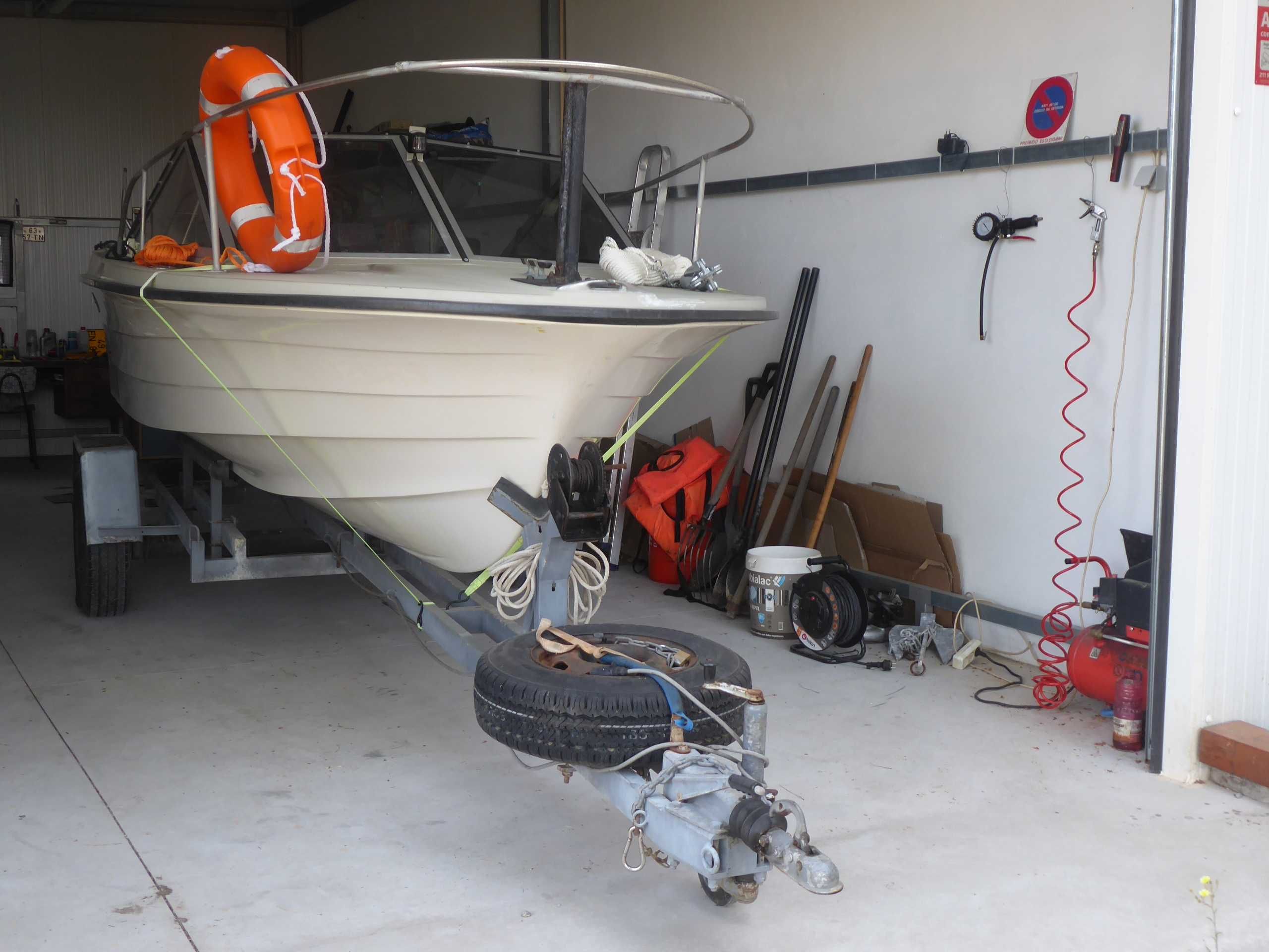 barco pesca e recreio Coronet 17