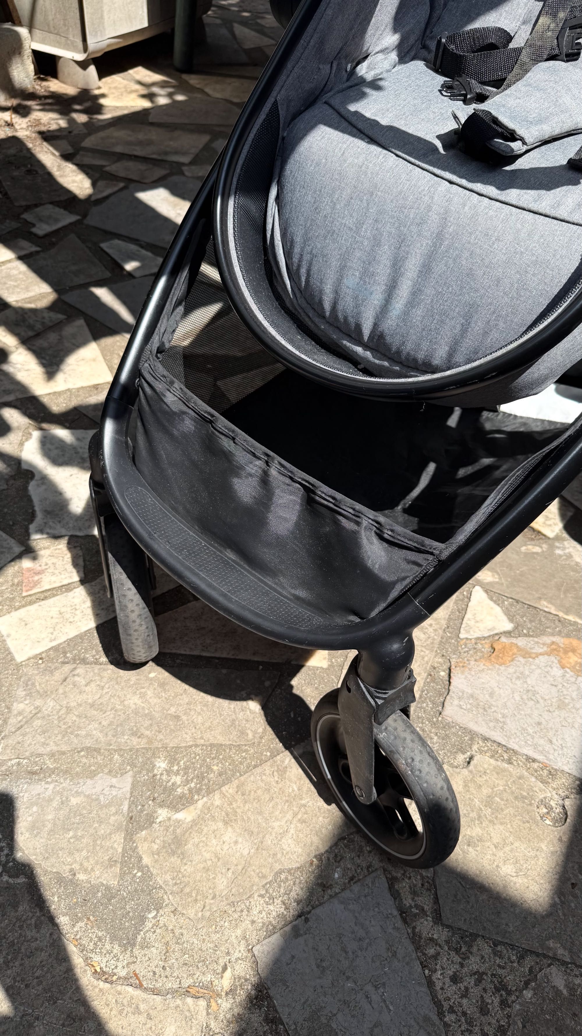 Carrinho + Alcofa Bebé Maxi-Cosi