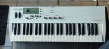Waldorf Blofeld Synthesizer Keyboard Branco