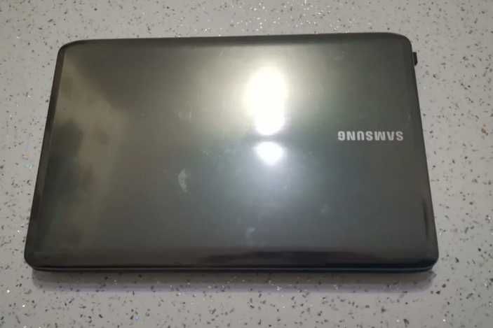 Samsung R525,R523 продам по детально.